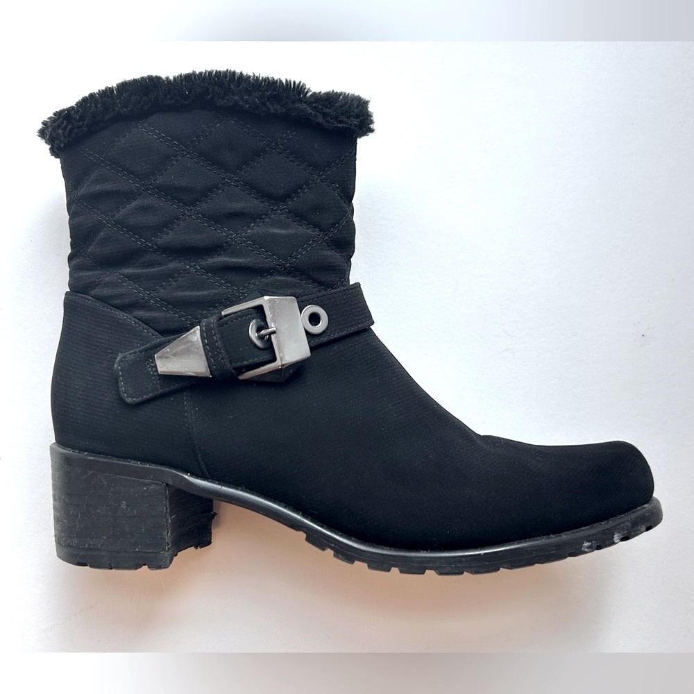 Stuart Weitzman Furgorby Aquatex Gore-Tex Quilted Bootie Black 6.5